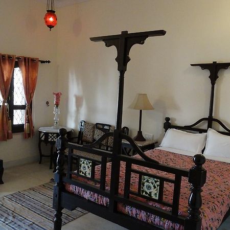 Badnor House - The Heritage Homestay Аджмер Екстериор снимка