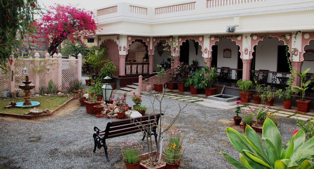Badnor House - The Heritage Homestay Аджмер Екстериор снимка